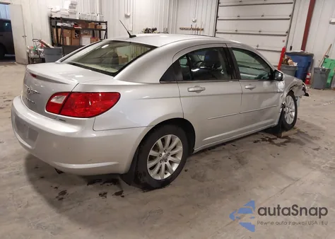 2010 Chrysler Sebring Limited z USA, uszkodzony, nr VIN 1C3CC5FD5AN190768